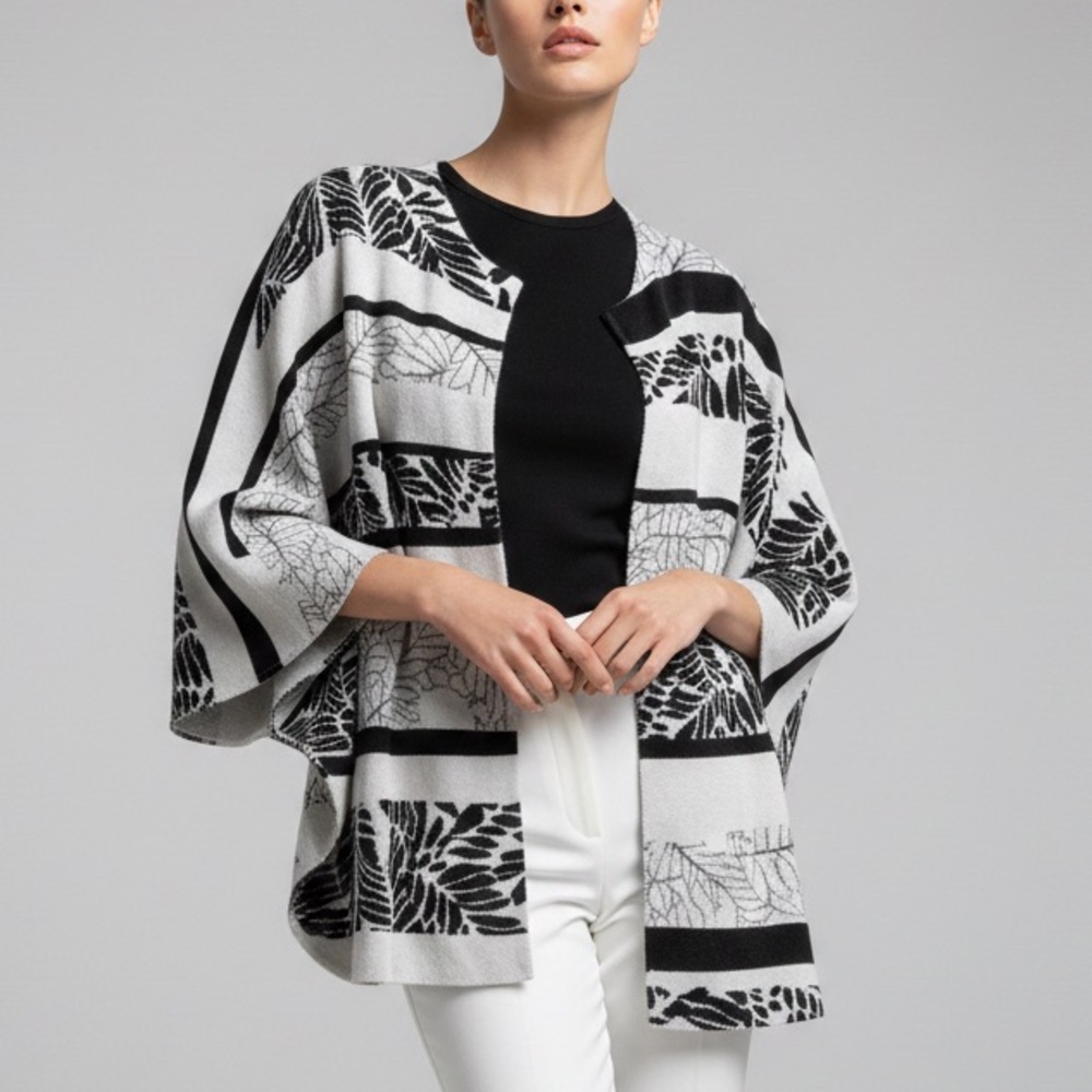 Peck & Peck Black & White Leaf Pattern Sweater – Size S – NWOT - Picture 3 of 4